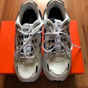 Men’s Vionic Walking Shoes Size 11